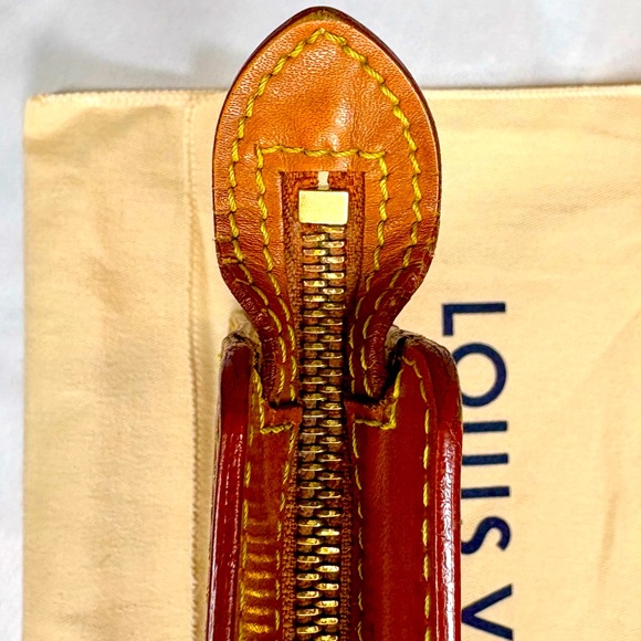 ❌SOLD❌ Louis Vuitton Cognac Brown Epi Leather Pochette Envelope Clutch EUC - Picture 9 of 17